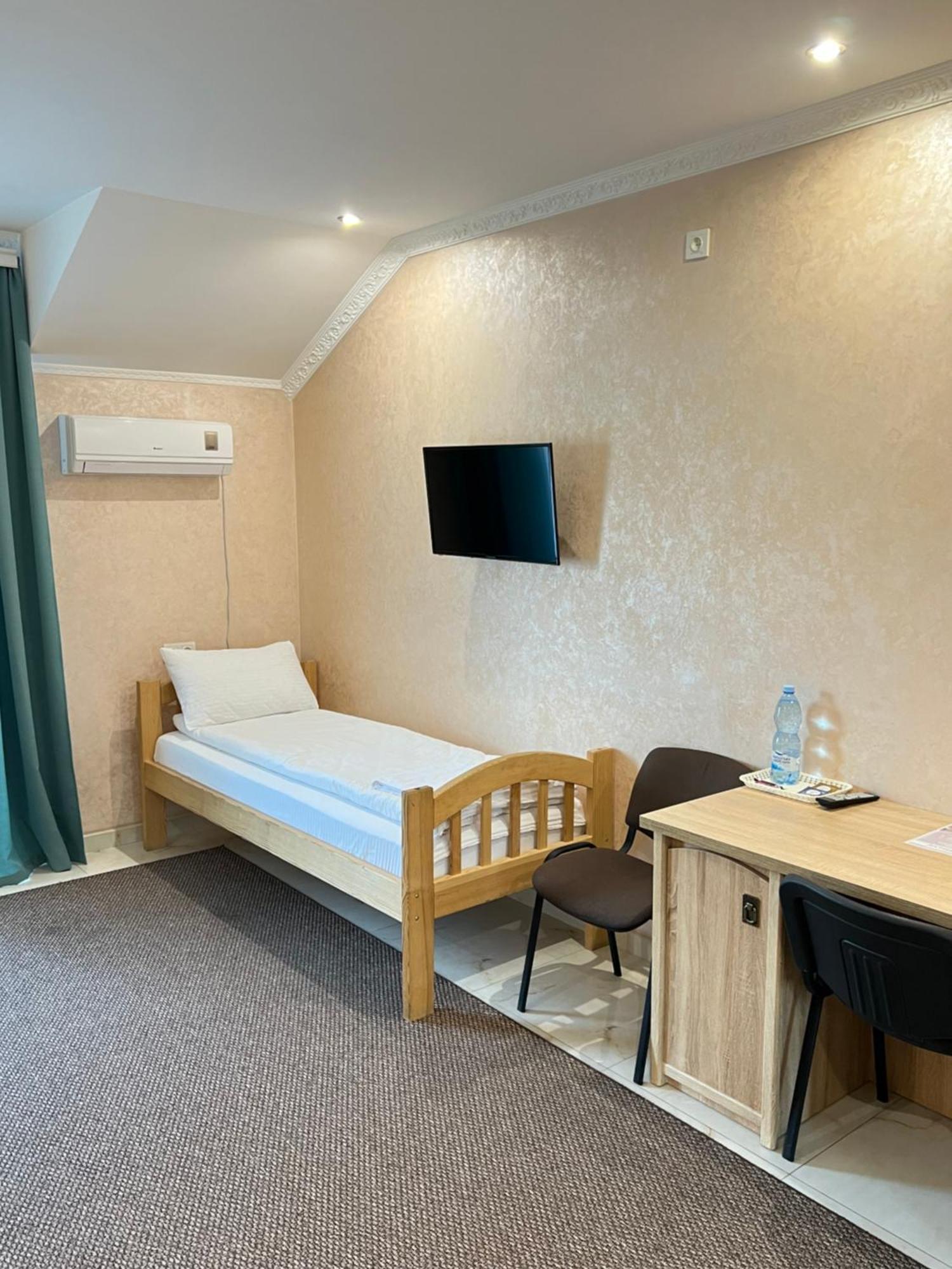 Park Hotel Umanʼ Exterior foto