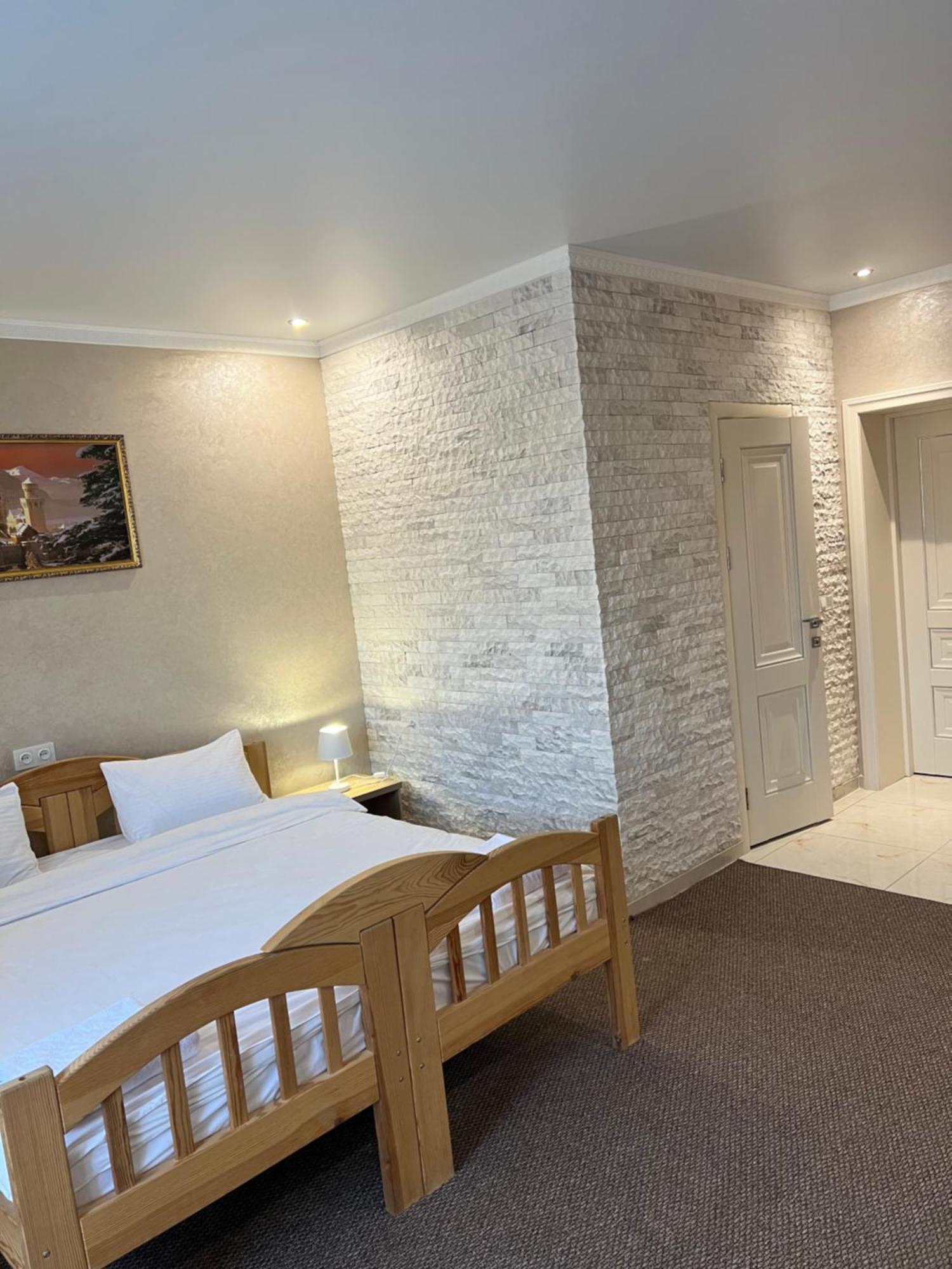 Park Hotel Umanʼ Exterior foto